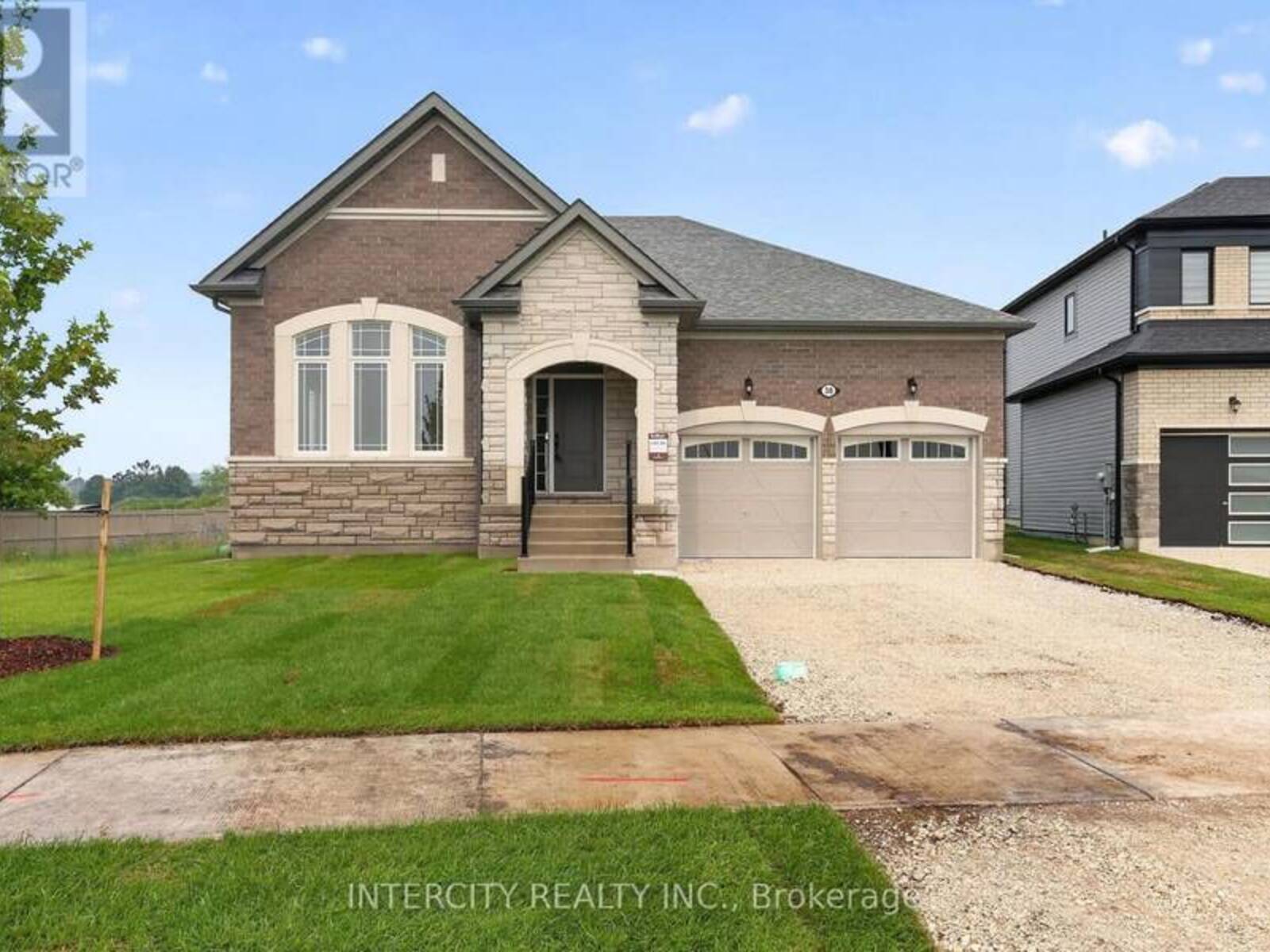 38 LEGACY CIRCLE, Wasaga Beach, Ontario L9Z 0M5