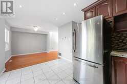8 LANSBURY DRIVE | Toronto Ontario | Slide Image Sixteen