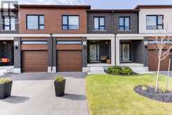 8B - 18 OAK FOREST COMMON | Cambridge Ontario | Slide Image One