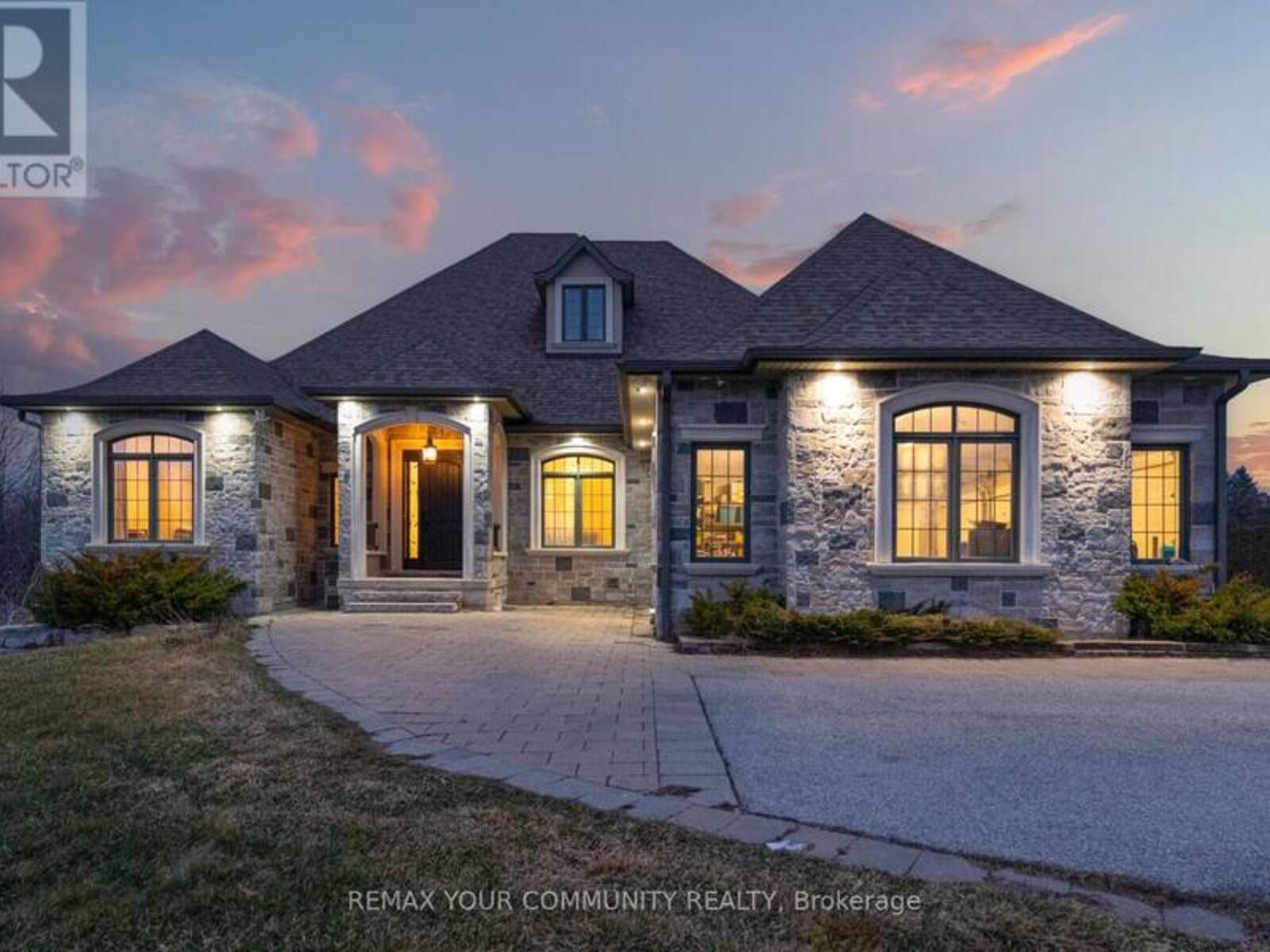 20111 BATHURST STREET E, East Gwillimbury, Ontario L9N 1N3