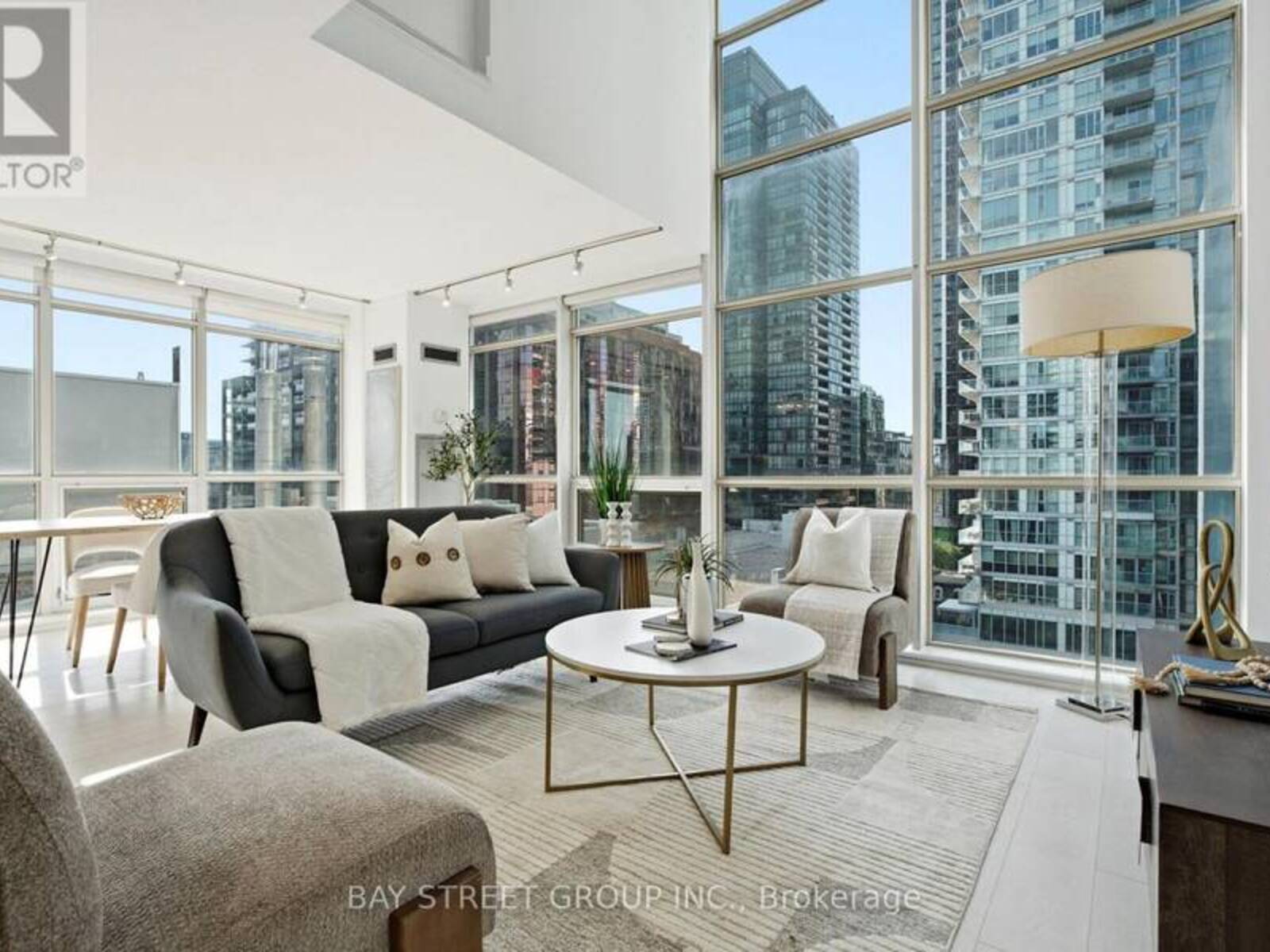 925 - 36 BLUE JAYS WAY, Toronto, Ontario M5V 3T3