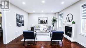 61 MAGDALAN CRESCENT | Richmond Hill Ontario | Slide Image Sixteen