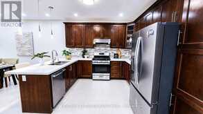 61 MAGDALAN CRESCENT | Richmond Hill Ontario | Slide Image Seventeen