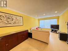 73 STATELY WAY | Markham Ontario | Slide Image Four