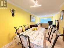 73 STATELY WAY | Markham Ontario | Slide Image Seven
