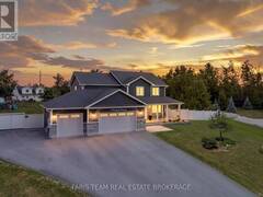 4 CHESLOCK CRESCENT Warminster Ontario, L3V 8N8