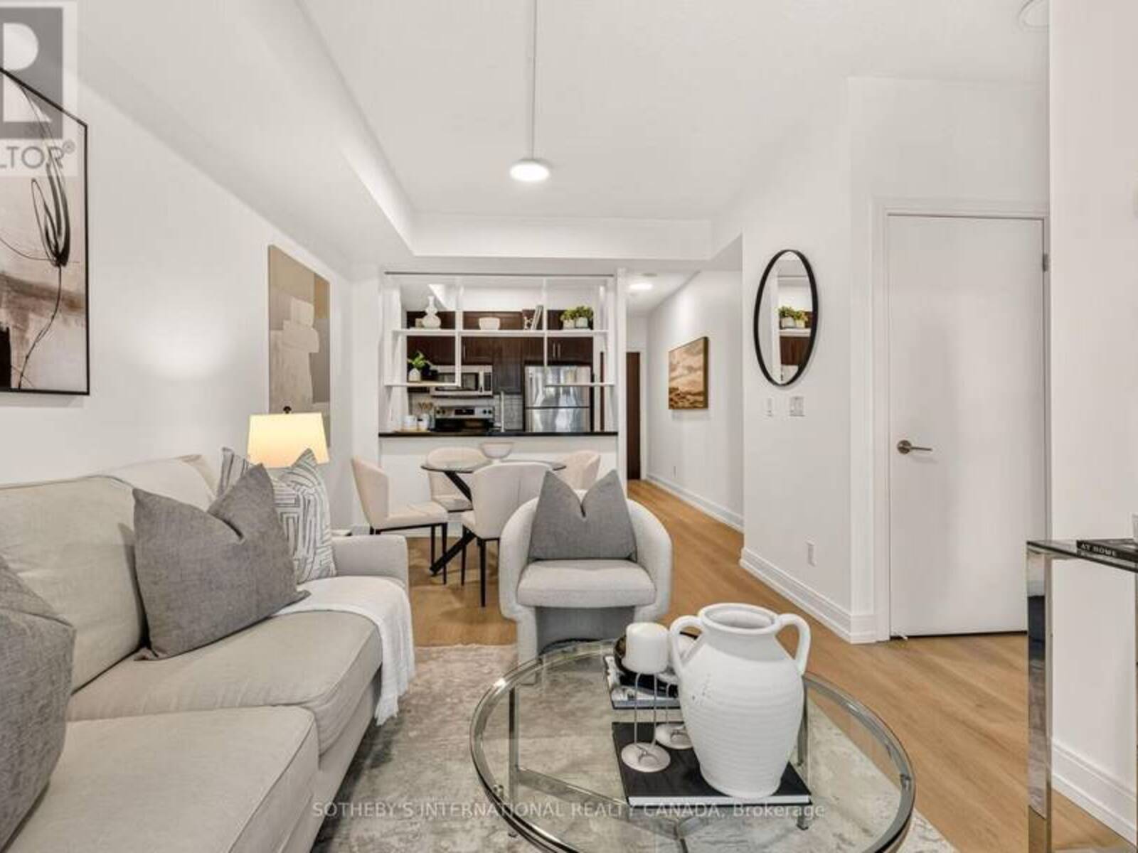 519 - 135 VILLAGE GREEN SQUARE, Toronto, Ontario M1S 0G4