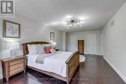 2935 KINGSWAY DRIVE | Oakville Ontario | Slide Image Thirty