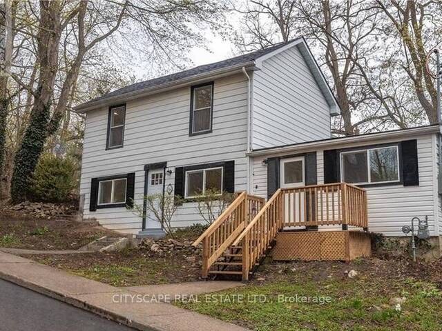 14 MOUNT ELGIN STREET Paris Ontario, N3L 1G3 - 4 Bedrooms Home For Sale