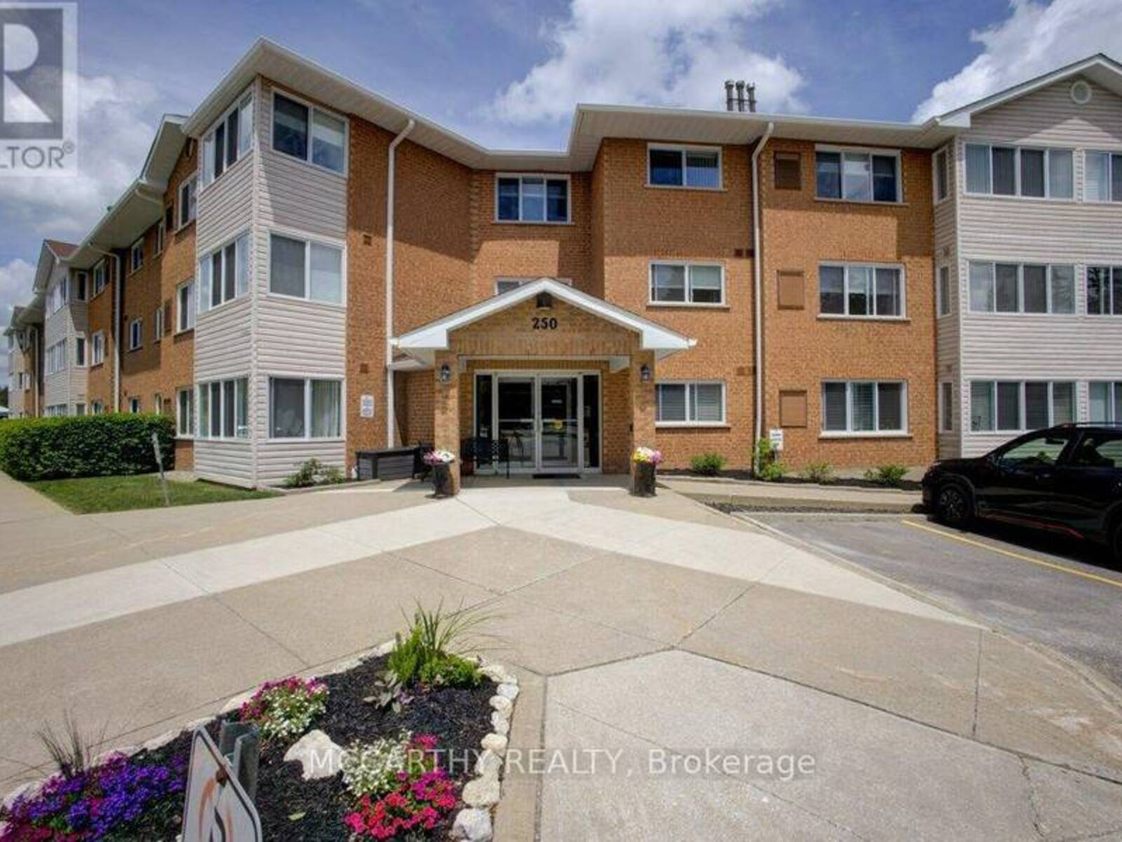 300 - 250 ROBERT STREET, Shelburne, Ontario L9V 3P9