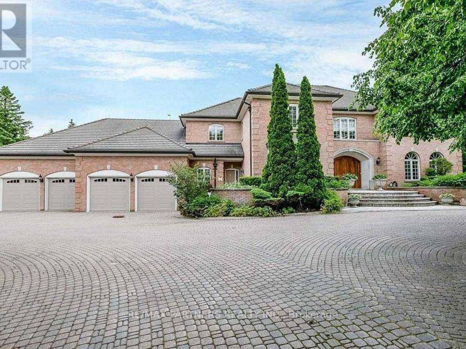 11 JARVIS AVENUE, Aurora, Ontario L4G 6W8