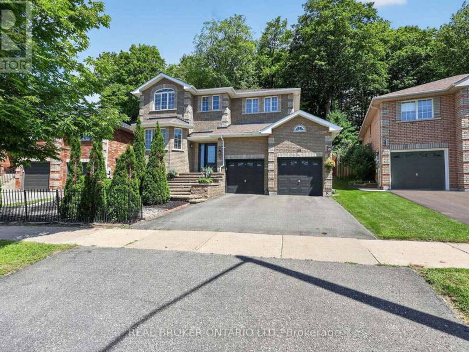 35 BLOOM CRESCENT, Barrie, Ontario L4N 0S8
