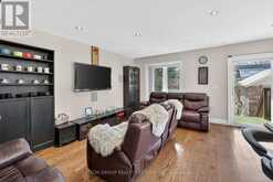 32 GREEN LANES | Toronto Ontario | Slide Image Twelve