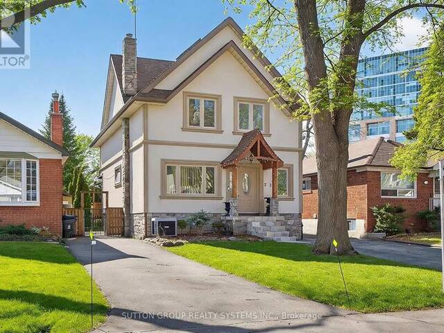 32 GREEN LANES Toronto Ontario, M8Z 4V6 - 8 Bedrooms Home For Sale