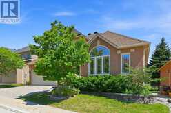 47 - 1150 SKYVIEW DRIVE | Burlington Ontario | Slide Image Two