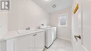 184 HUNTINGFORD TRAIL | Woodstock Ontario | Slide Image Thirty-nine