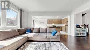 184 HUNTINGFORD TRAIL | Woodstock Ontario | Slide Image Eight