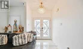 7 BELLOTTI CRESCENT | Ajax Ontario | Slide Image Three