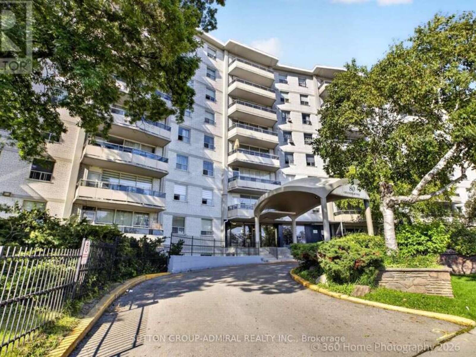 202 - 80 GRANDRAVINE DRIVE, Toronto, Ontario M3J 1B2