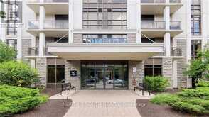605 - 90 CHARLTON AVENUE W | Hamilton Ontario | Slide Image Four
