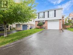 128 MACATEE PLACE S Cambridge Ontario, N1R 6Z8