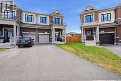 30 VELVET DRIVE | Whitby Ontario | Slide Image Three