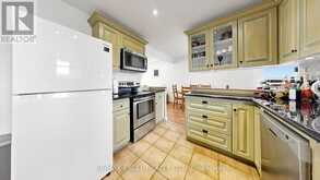 2 HUGHES STREET | Richmond Hill Ontario | Slide Image Twelve