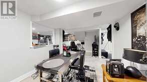 2 HUGHES STREET | Richmond Hill Ontario | Slide Image Thirty