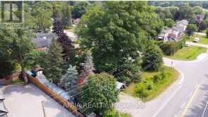 2 OAK AVENUE | East Gwillimbury Ontario | Slide Image Six