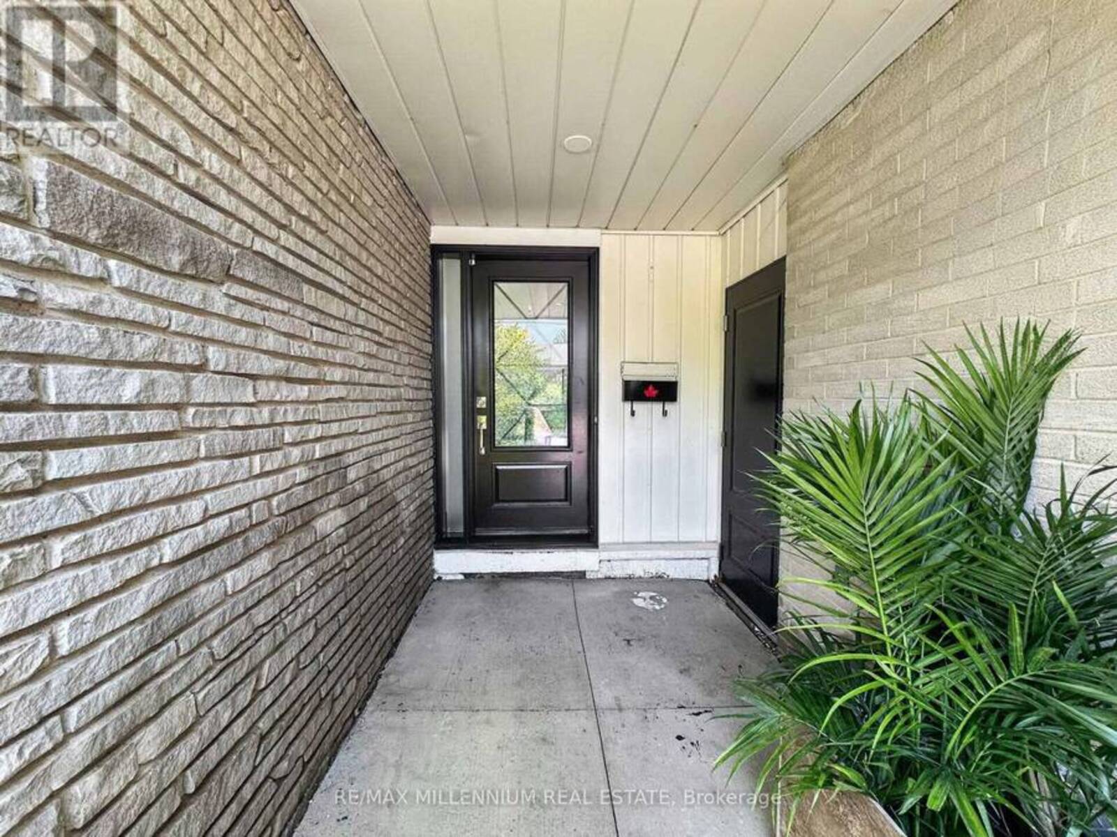 19 CARDWELL STREET, Orangeville, Ontario L9W 2V7