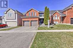 46 SILVERSTONE CRESCENT | Georgina Ontario | Slide Image Three
