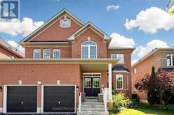 19 TWEEDIE CRESCENT | Whitby Ontario | Slide Image Three