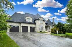 19 WOLF RUN COURT | Whitchurch-Stouffville Ontario | Slide Image Four