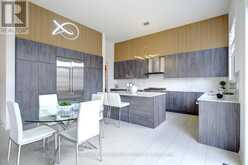 96 BOND CRESCENT | Richmond Hill Ontario | Slide Image Sixteen