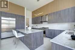 96 BOND CRESCENT | Richmond Hill Ontario | Slide Image Nineteen