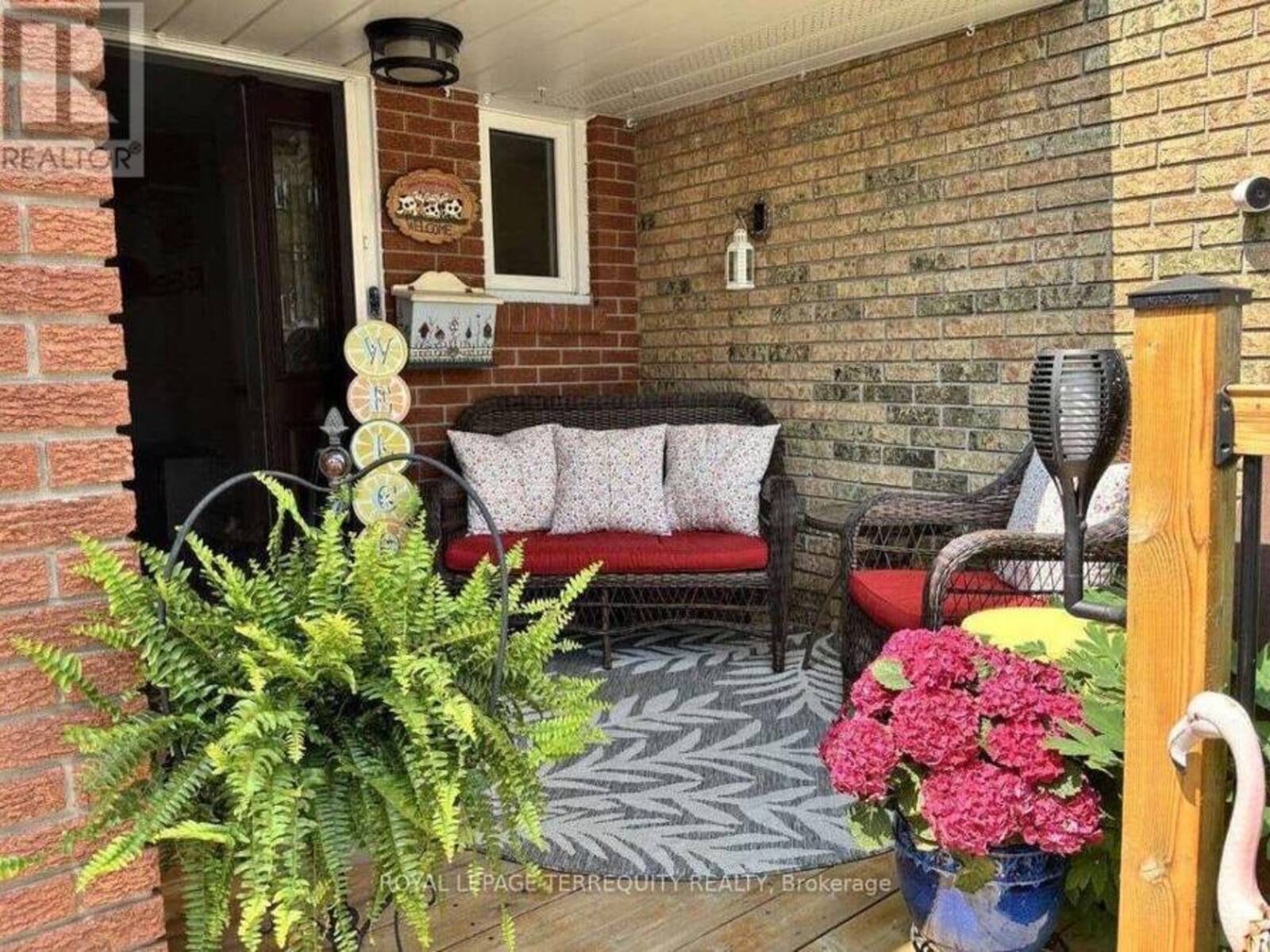 72 CARISBROOKE COURT, Brampton, Ontario L6S 3K1
