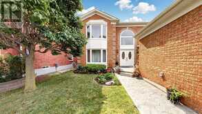 2590 AMBERCROFT TRAIL | Mississauga Ontario | Slide Image Three