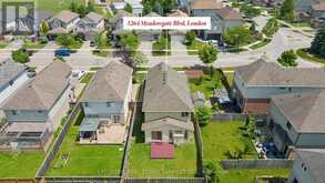 3264 MEADOWGATE BOULEVARD | London Ontario | Slide Image Eight