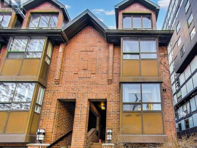 21 DUNDONALD STREET Toronto Ontario, M4Y 1K3 - 3 Bedrooms Condo For Sale