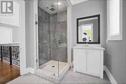 2 POPLAR DRIVE | Richmond Hill Ontario | Slide Image Eighteen