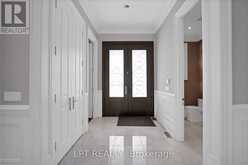 2 POPLAR DRIVE | Richmond Hill Ontario | Slide Image Three