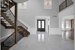 2 POPLAR DRIVE | Richmond Hill Ontario | Slide Image Seven