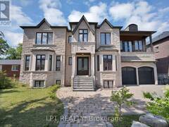 2 POPLAR DRIVE Richmond Hill Ontario, L4E 2W5