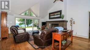 183 LAKESHORE ROAD W | Oro-Medonte Ontario | Slide Image Thirteen