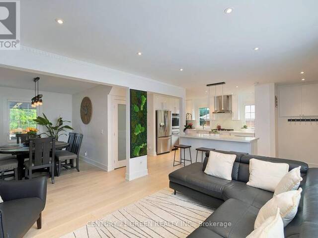 32 CASTLEBAR ROAD Toronto Ontario, M8Z 2J5 - 3 Bedrooms Home For Sale