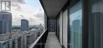 1711 - 8 EGLINTON AVENUE E | Toronto Ontario | Slide Image Twelve