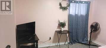 22 ALICE STREET | Hamilton Ontario | Slide Image Nine