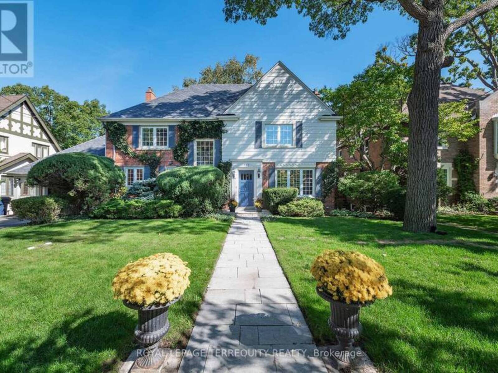223 RIVERSIDE DRIVE, Toronto, Ontario M6S 4A8