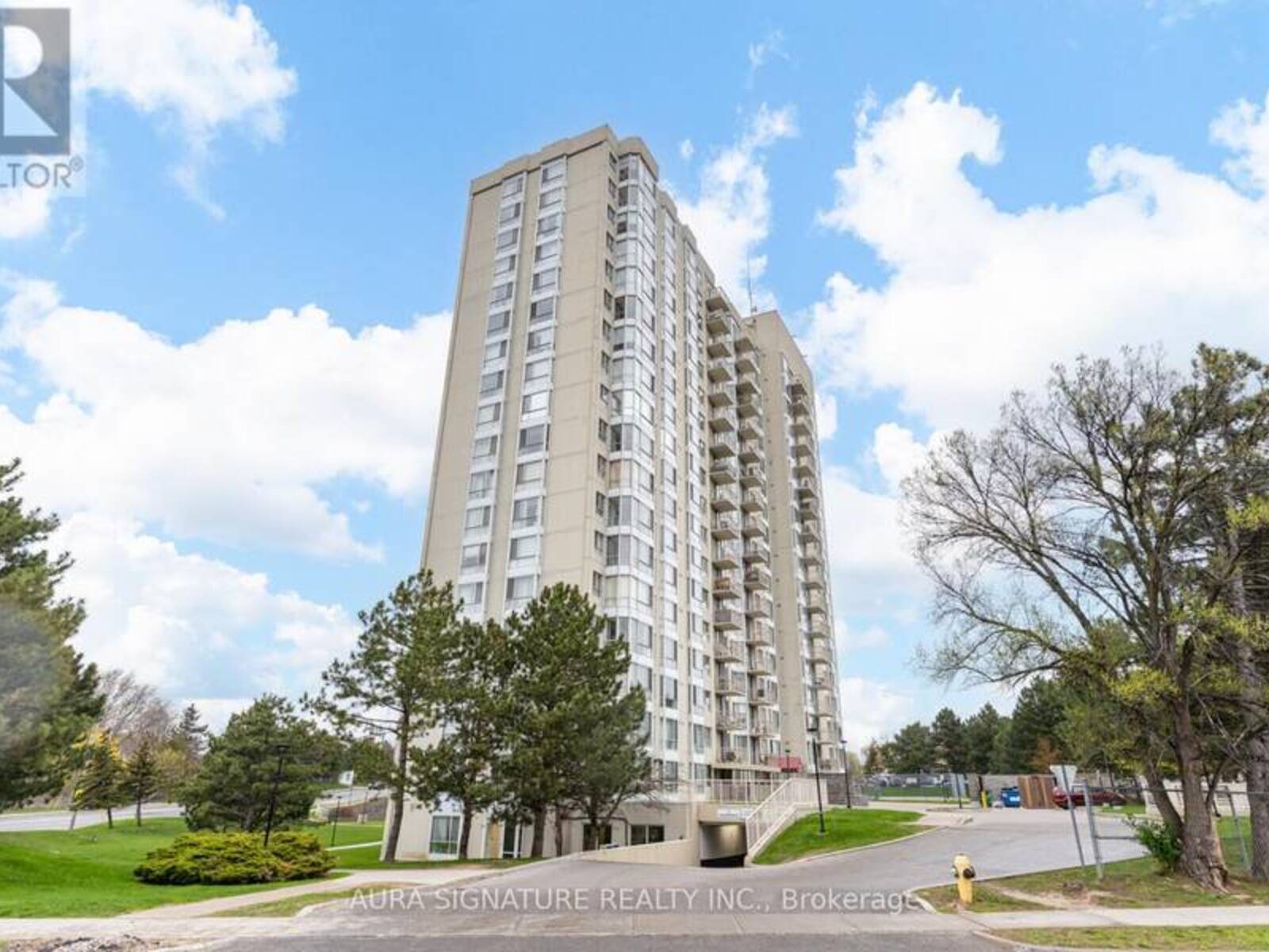 401 - 3077 WESTON ROAD, Toronto, Ontario M9M 3A1