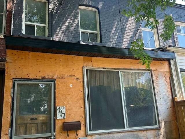 417 LESLIE STREET Toronto Ontario, M4M 3E3 - 3 Bedrooms Home For Sale
